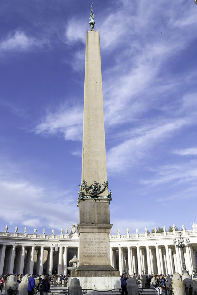 Obelisk,-Piazza-San-Pietro.jpg