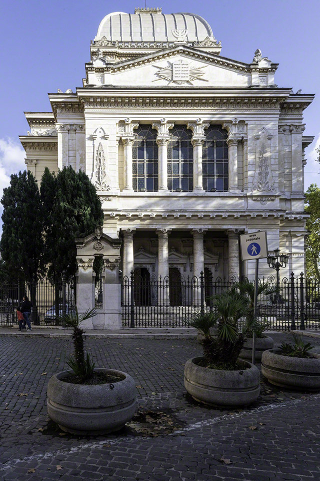 Old-Synagogue-in-Jewish-Ghetto.jpg