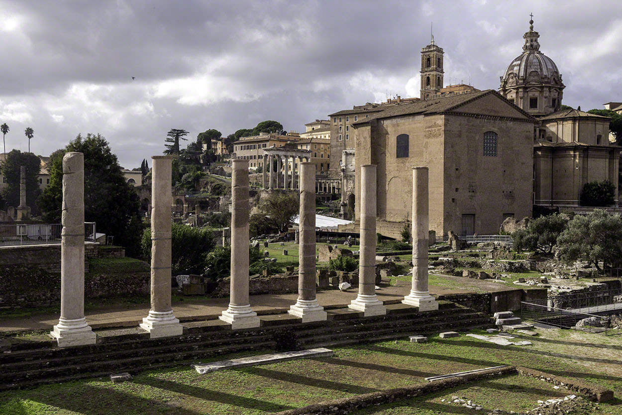 Ruins-of-Basilica-Ulpia-in-Trajan's-Forum-1.jpg