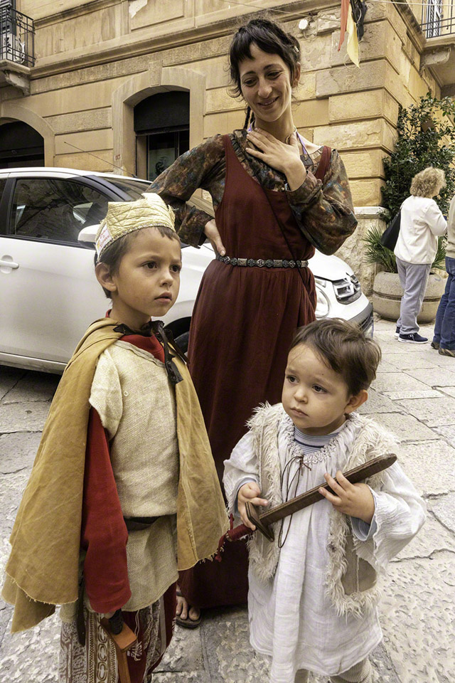 Children-at-Medieval-Fair,-Trapani.jpg