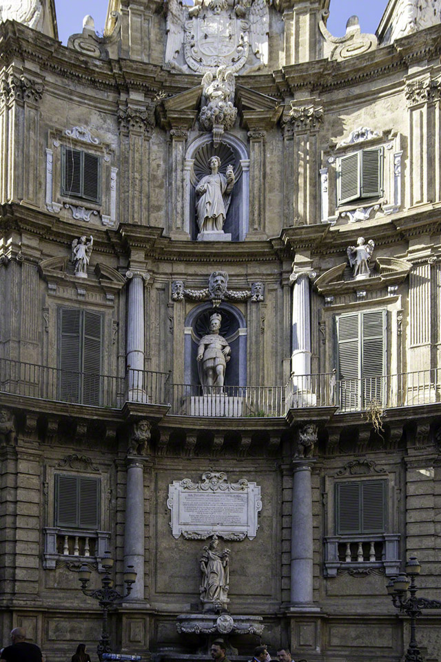 Statue-of-King-Philip-II,-Quattro-Canti,-Palermo.jpg