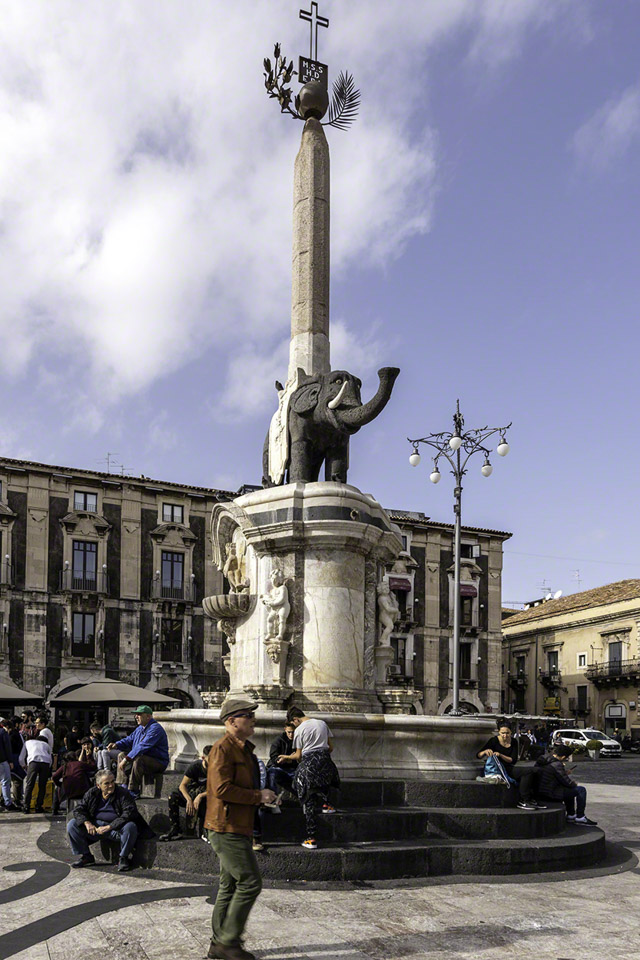 Elephant-Statue,-Piazza-del-Duomo.jpg