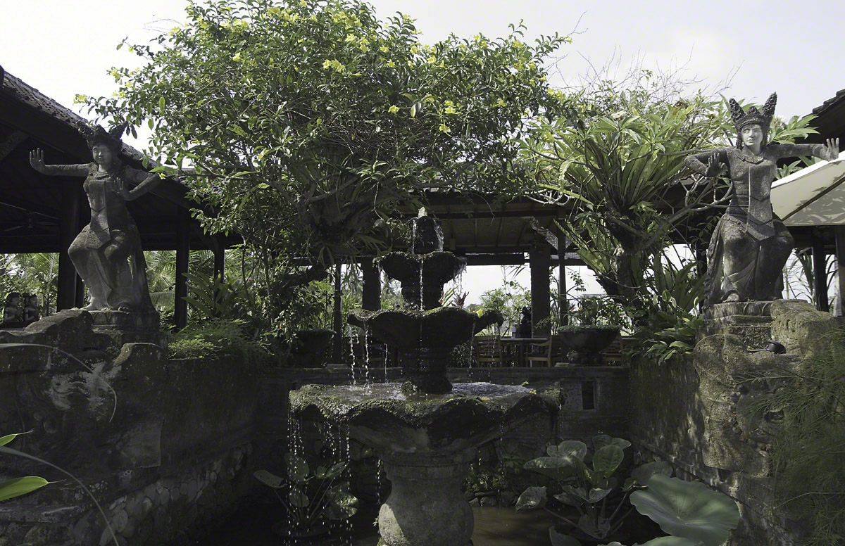 Restaurant-Fountain.jpg