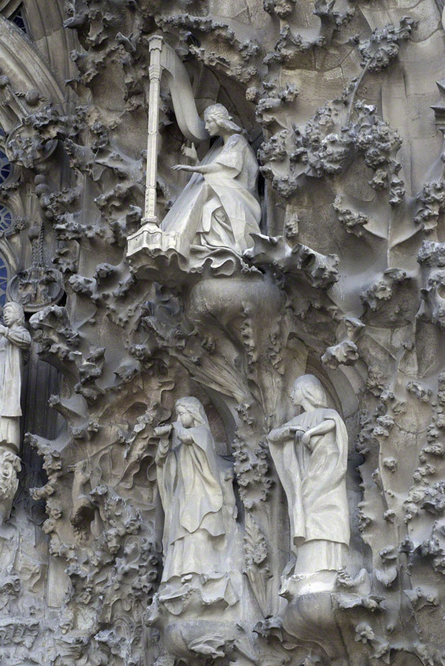 Nativity-Facade-detail-Sagrada-Familia-3.jpg