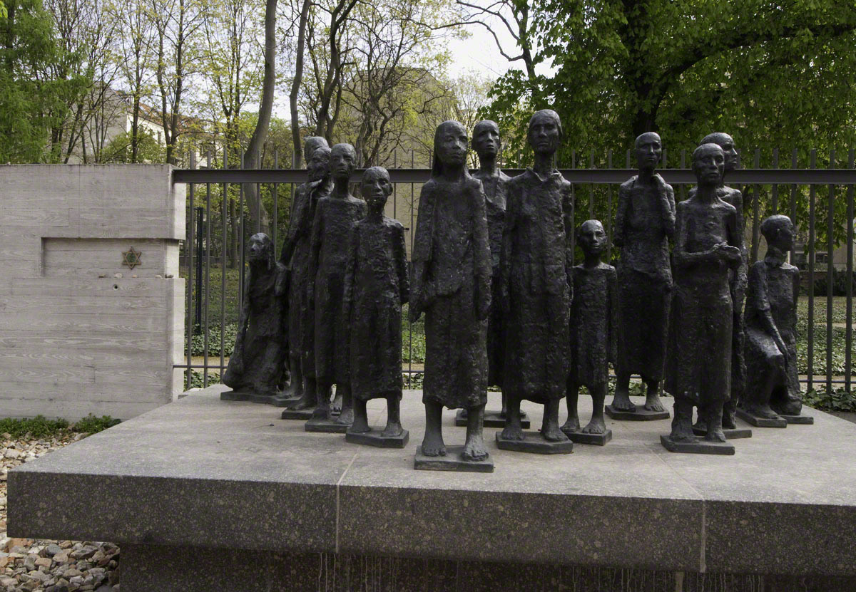 Memorial-to-the-Jewish-Nursing-Home.jpg