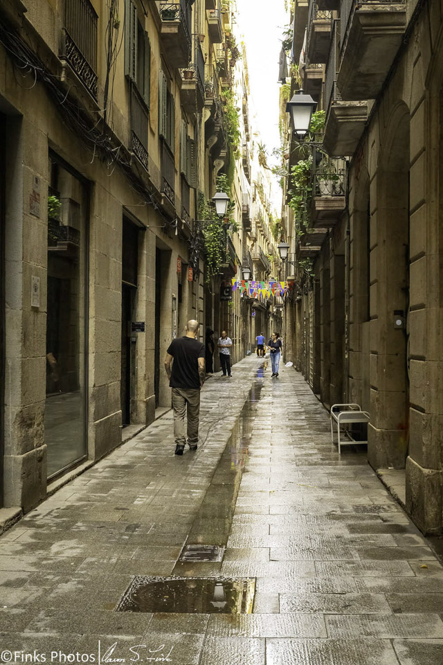 Barcelona-Old-Town-Street.jpg