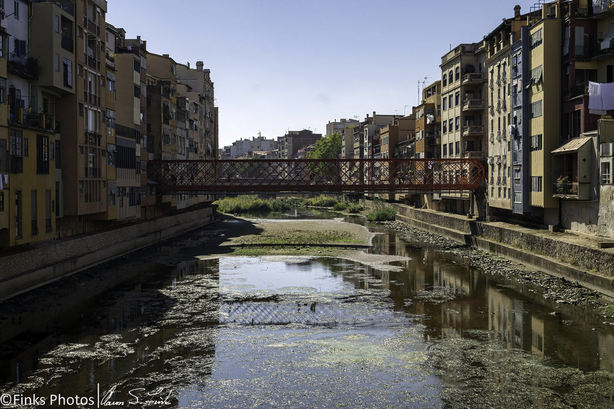 Eiffel-Bridge-over-River-Onyar-2.jpg