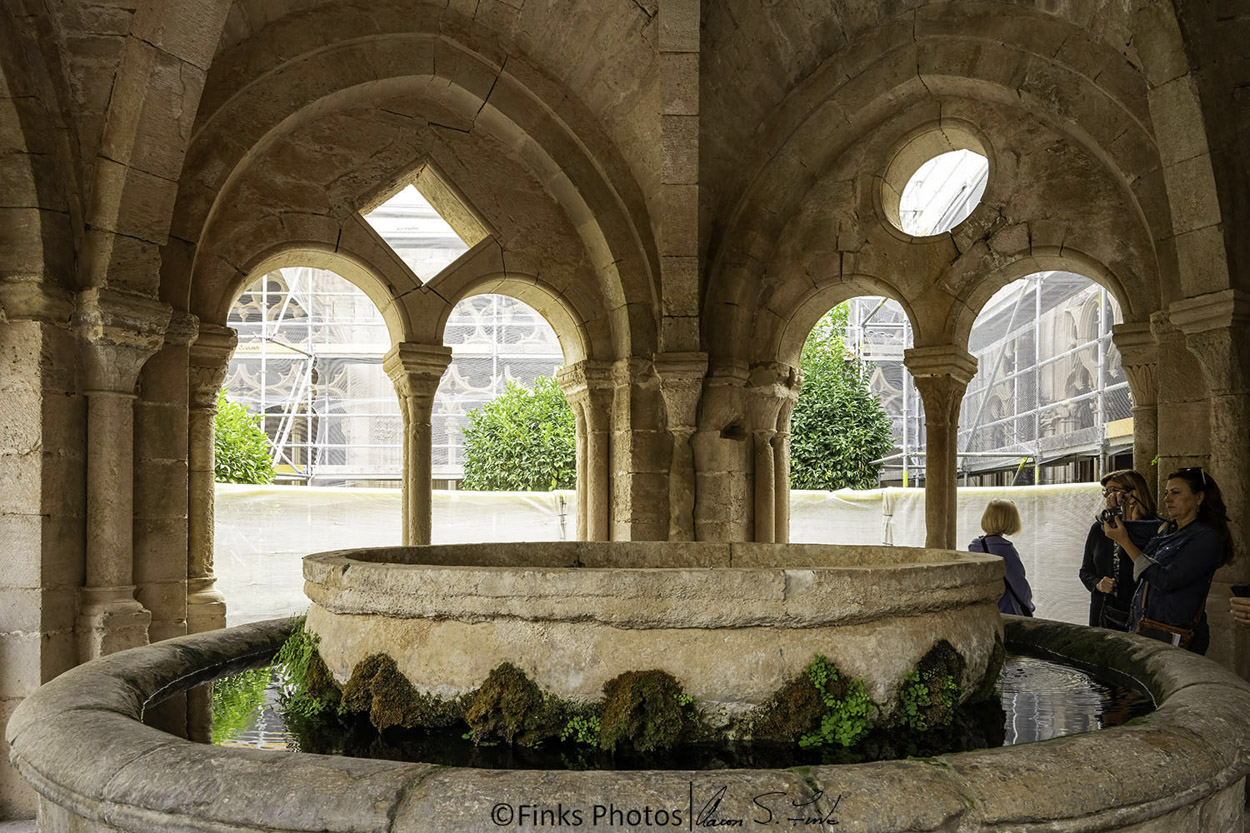 Santes-Creus-Cloister-4.jpg