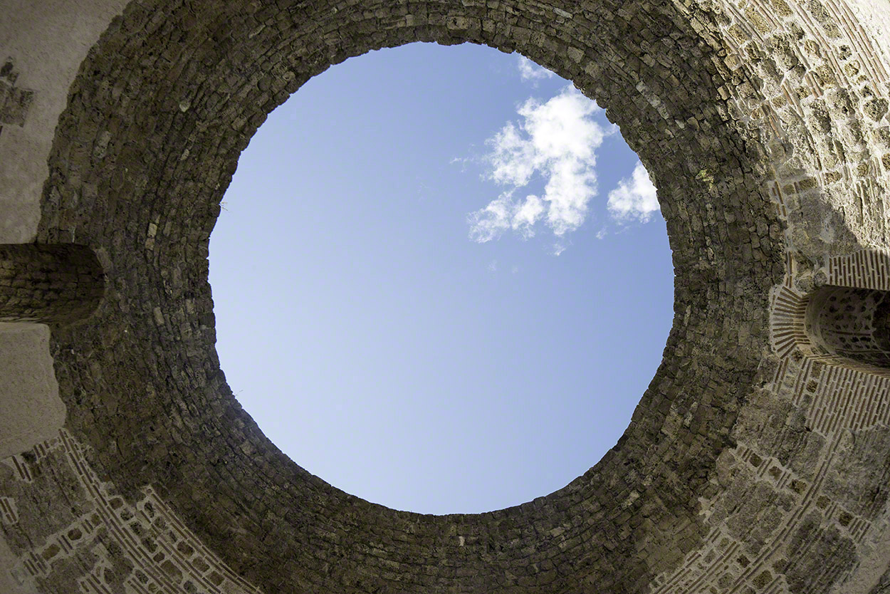 Vestibule-ceiling,-Palace-of-Diocletian,-Split.jpg