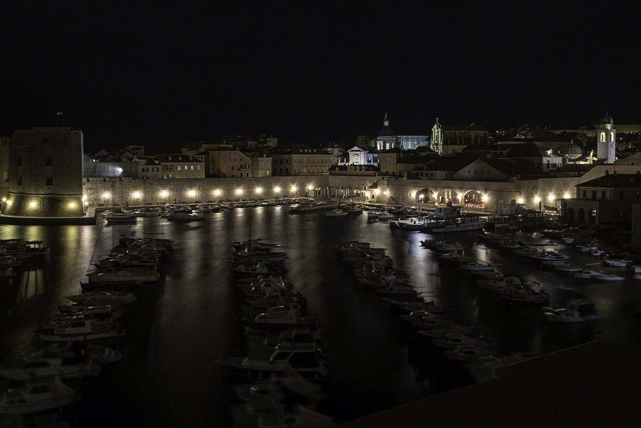 Night-Image-of-Old-Port-Dubrovnik-3.jpg