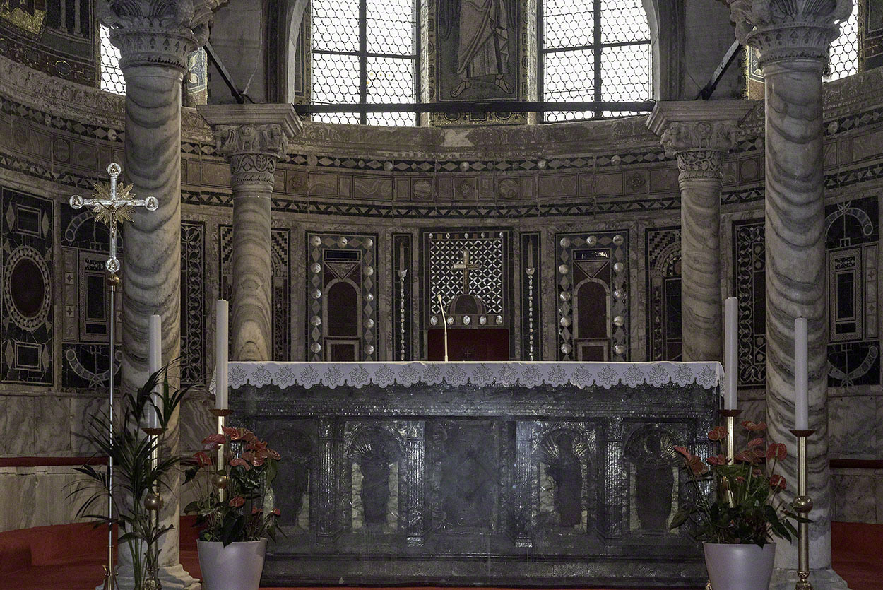 Altar,-Main-Apse,-Eupharisian-Basilica,-Porec.jpg