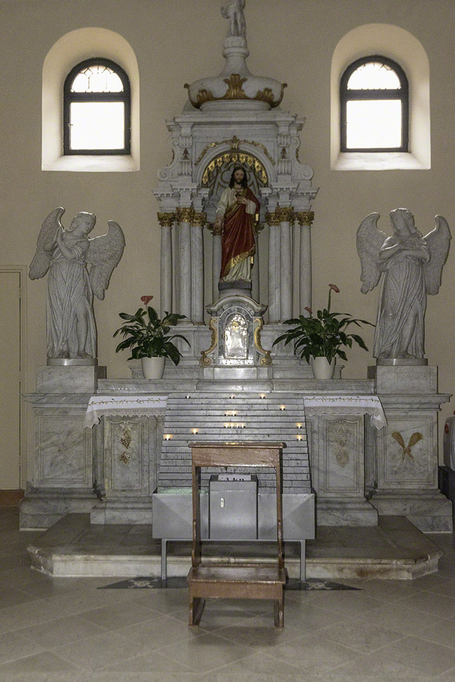 Altar,-Side-Chapel,-Eupharisian-Basilica,-Porec.jpg