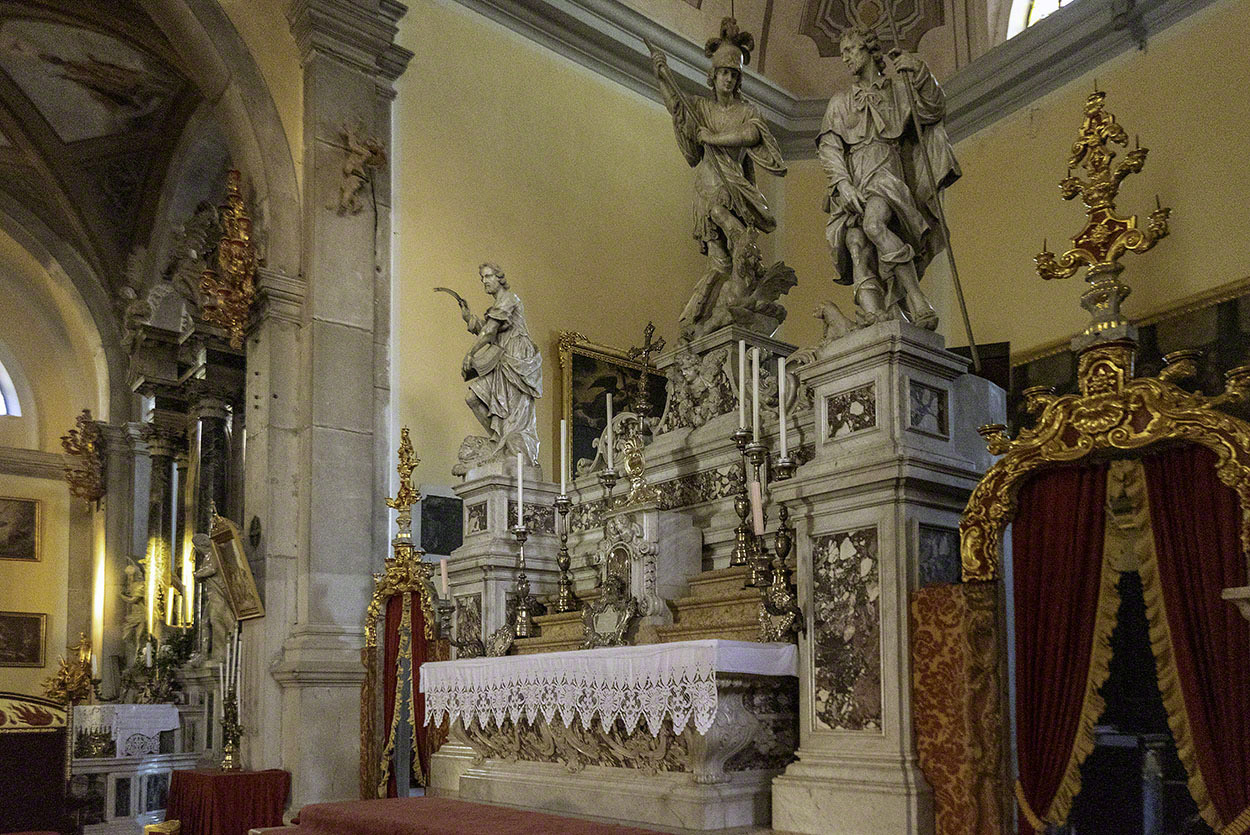 Altar,-St.-Eufemia-Church,-Rovinj.jpg