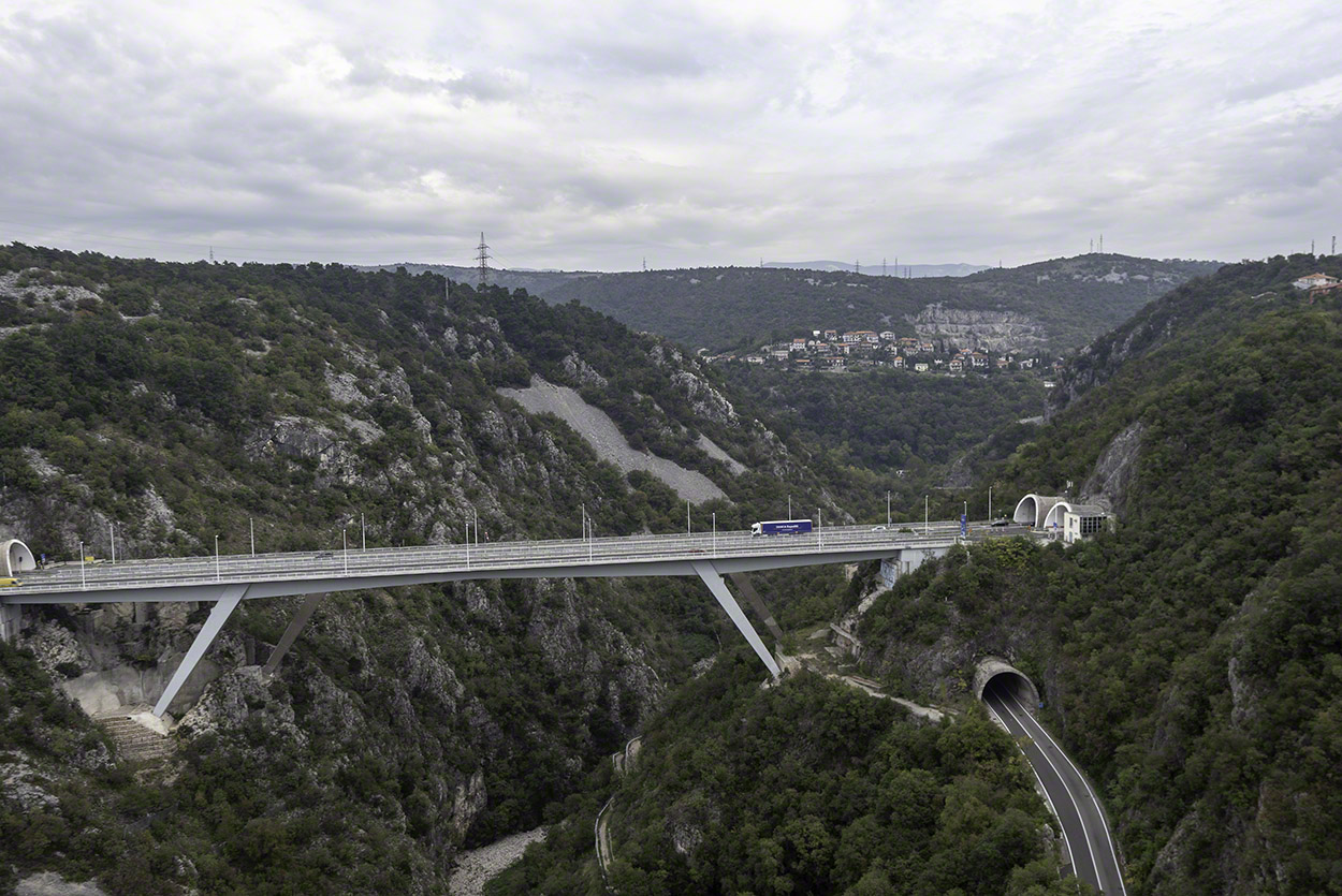 Mountain-Highway,-Rijeka-1.jpg