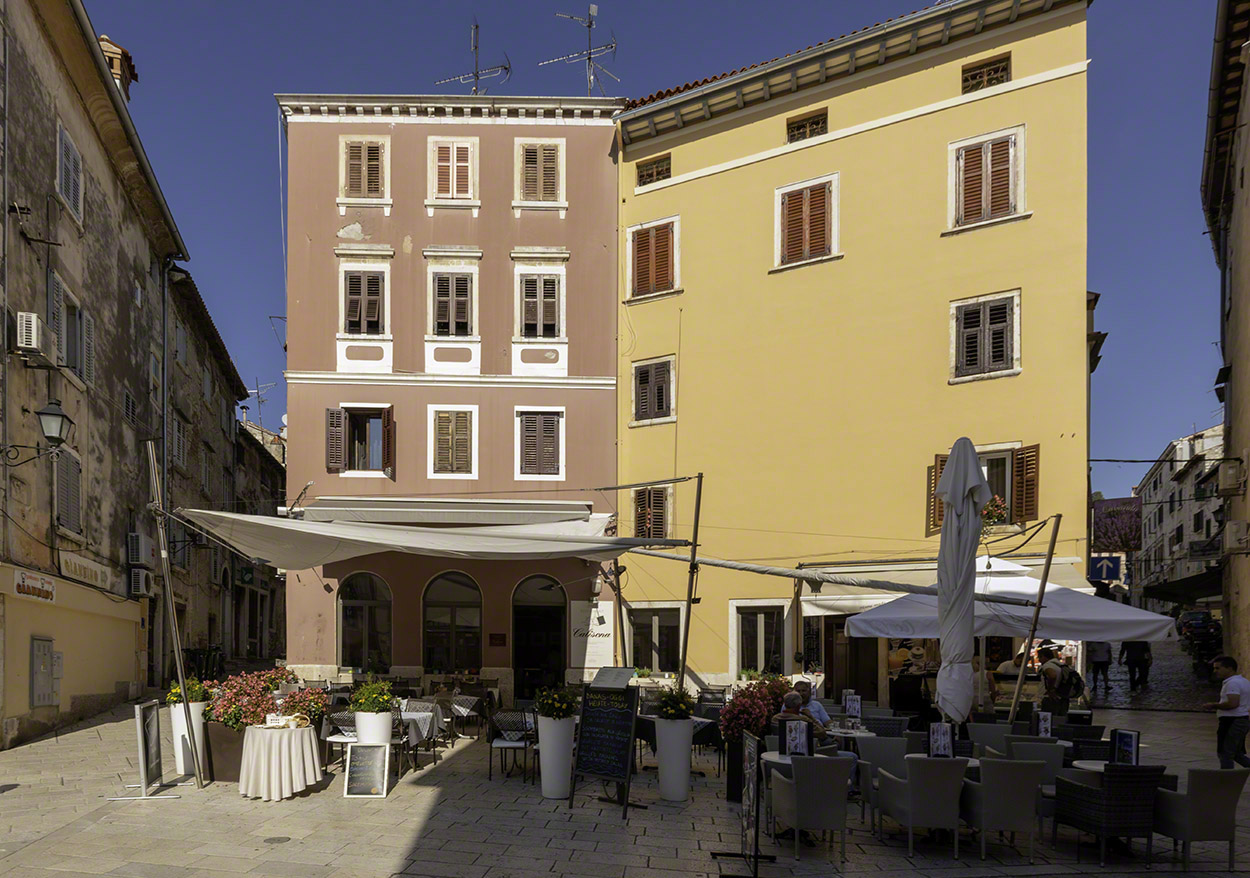 Rovinj-Outdoor-Cafe.jpg