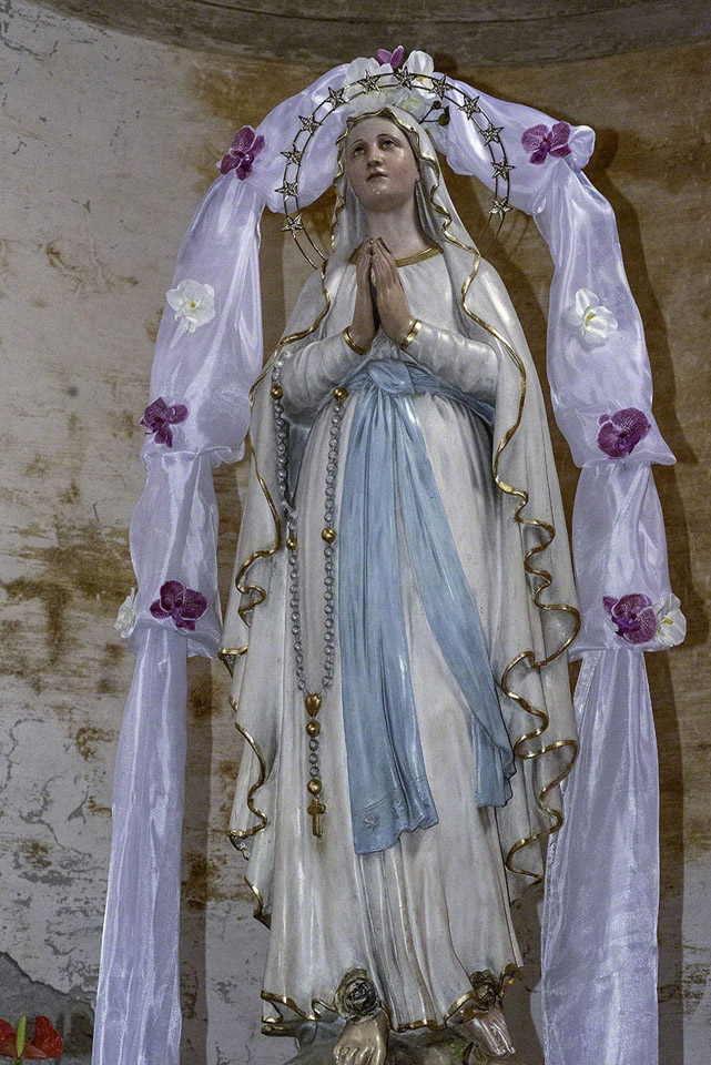 Statue-of-Mary,-Euphrasian-Basilica,-Porec.jpg