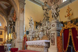Altar,-St.-Eufemia-Church,-Rovinj.jpg