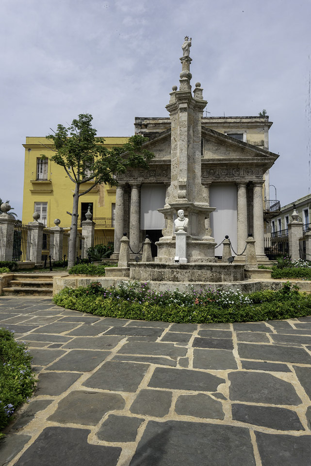 Plaza-de-Armas.jpg