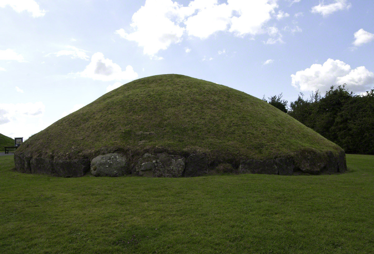 knowth.jpg