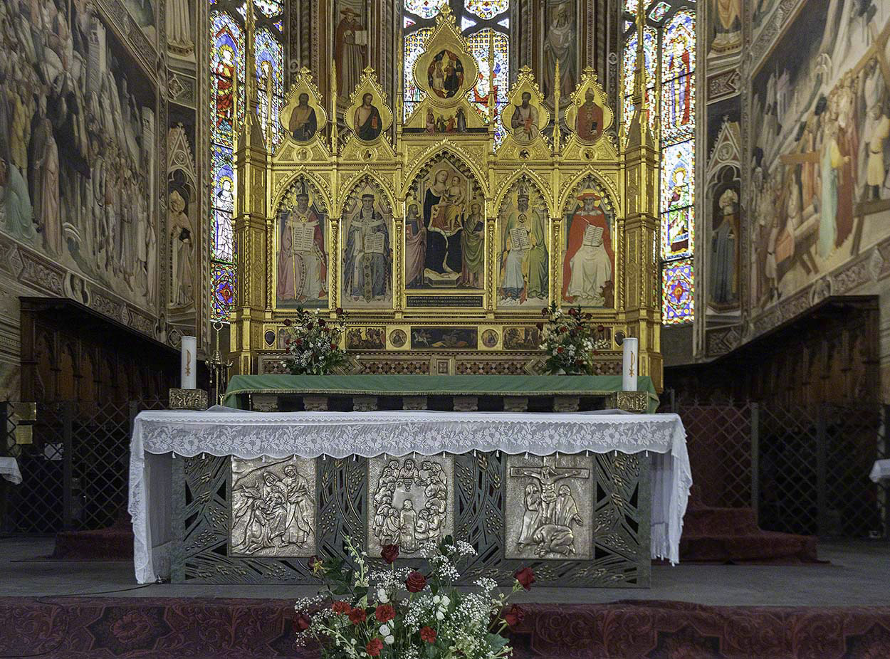 Altar,-Santa-Croce-Church-1.jpg