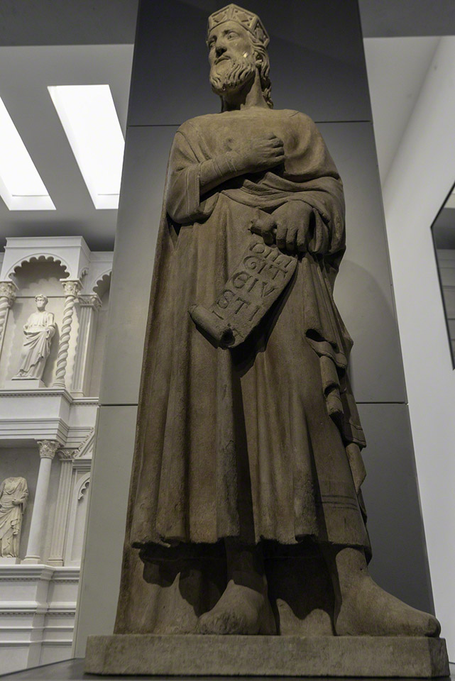 Sculpture-in-Galleria-del-Campanile,-Duomo-Museum-1.jpg