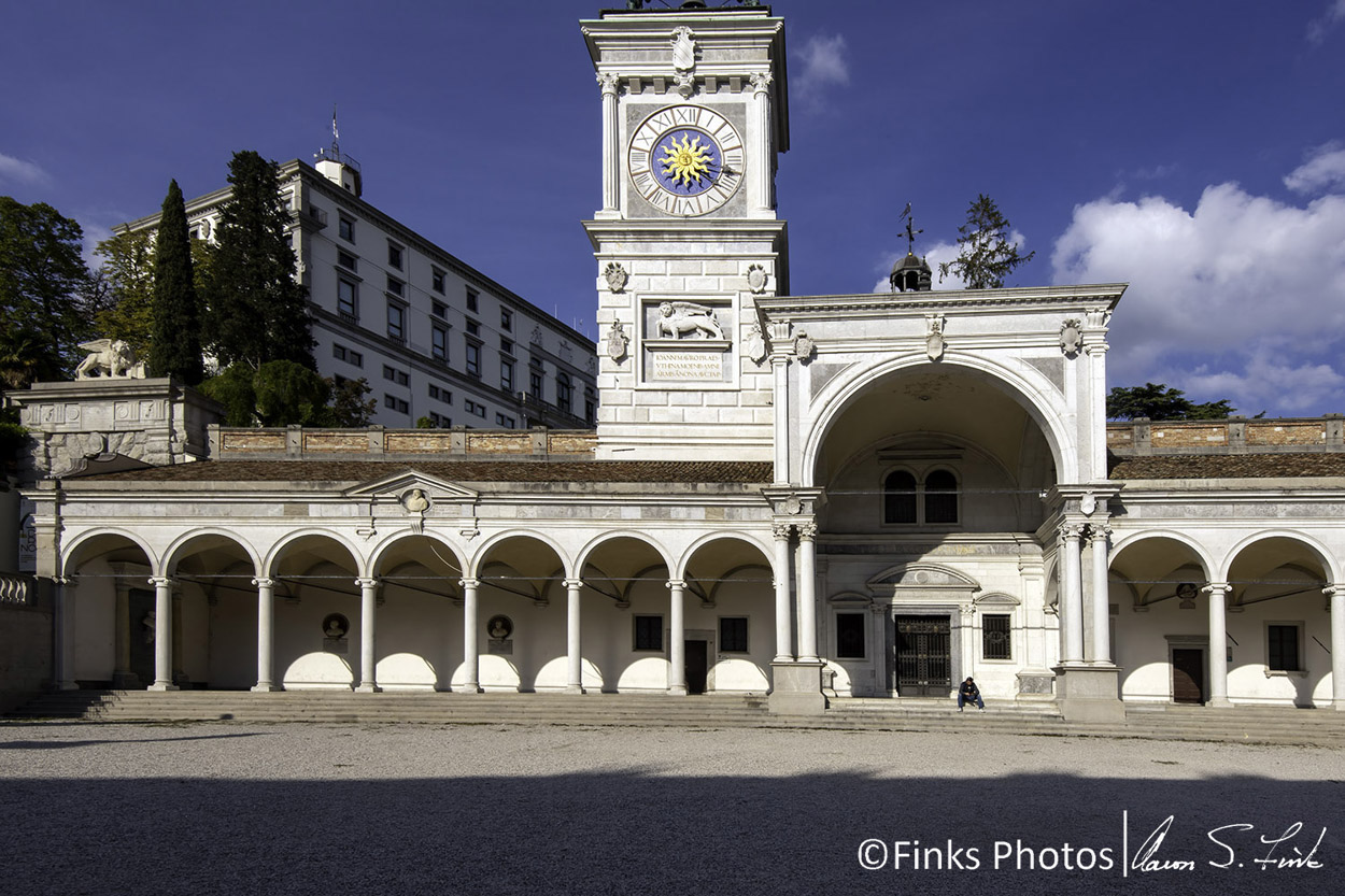 Loggia-di-San-Giovanni,-Piazza-della-Libertà-1.jpg