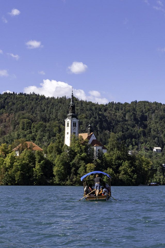 Bled-Island-and-the-Church-of-the-Mother-of-God-on-the-Lake-2.jpg