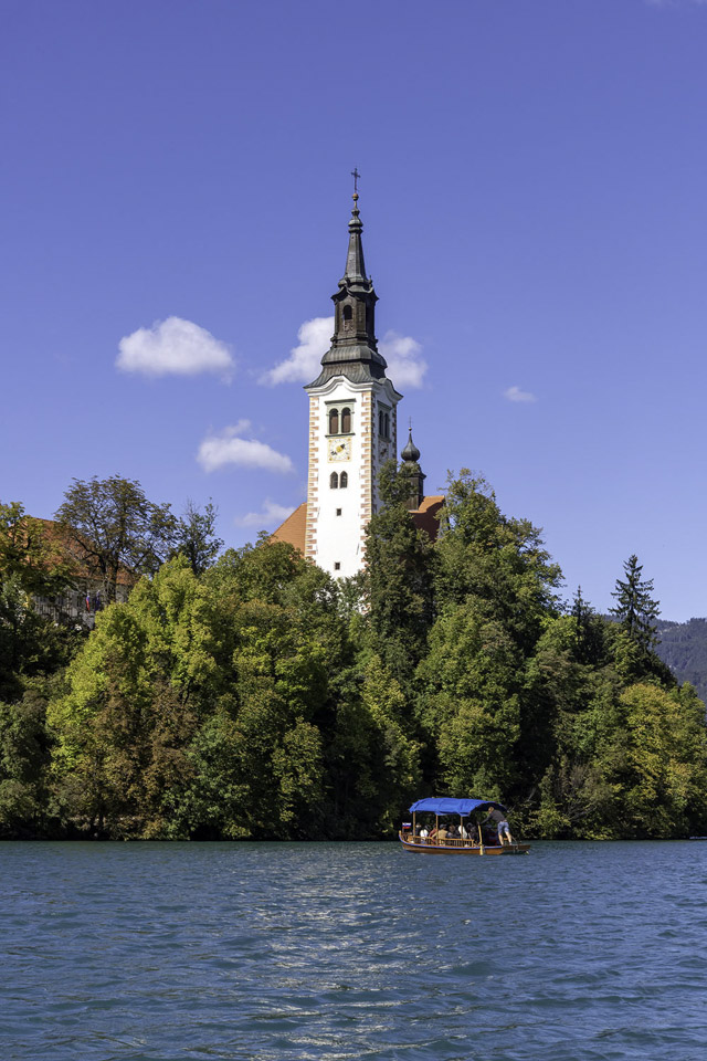 Bled-Island-and-the-Church-of-the-Mother-of-God-on-the-Lake-7.jpg