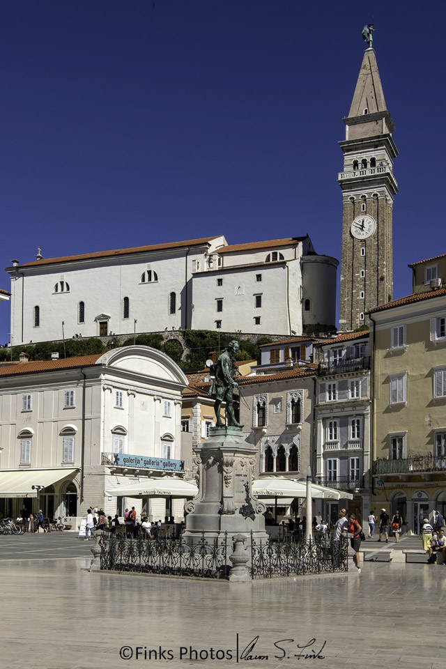 Statue-of-Tartini-in-Tartini-Square.jpg