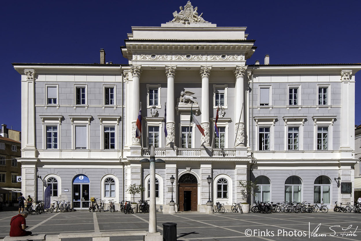 Town-Hall-in-Tartini-Square-1.jpg